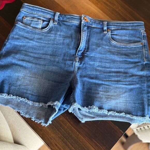 VINEYARD VINES DENIM RAW EDGE SHORTS
